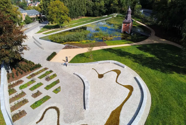 Aménagements extérieurs du Colombier à Floreffe (Belgique), un site ouvert au public