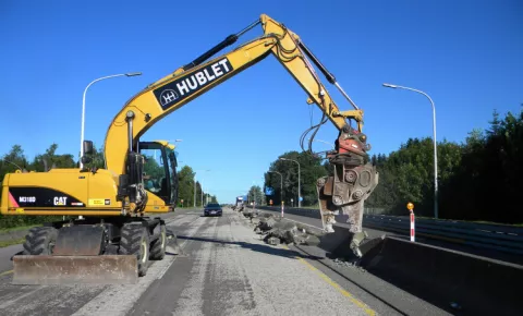 Namur - Travaux de démolition sur la route nationale 4