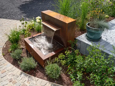 Une fontaine pour sublimer votre extérieur 